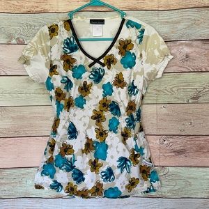 B2G1 Free!! - XS Fitted Floral Scrub Top